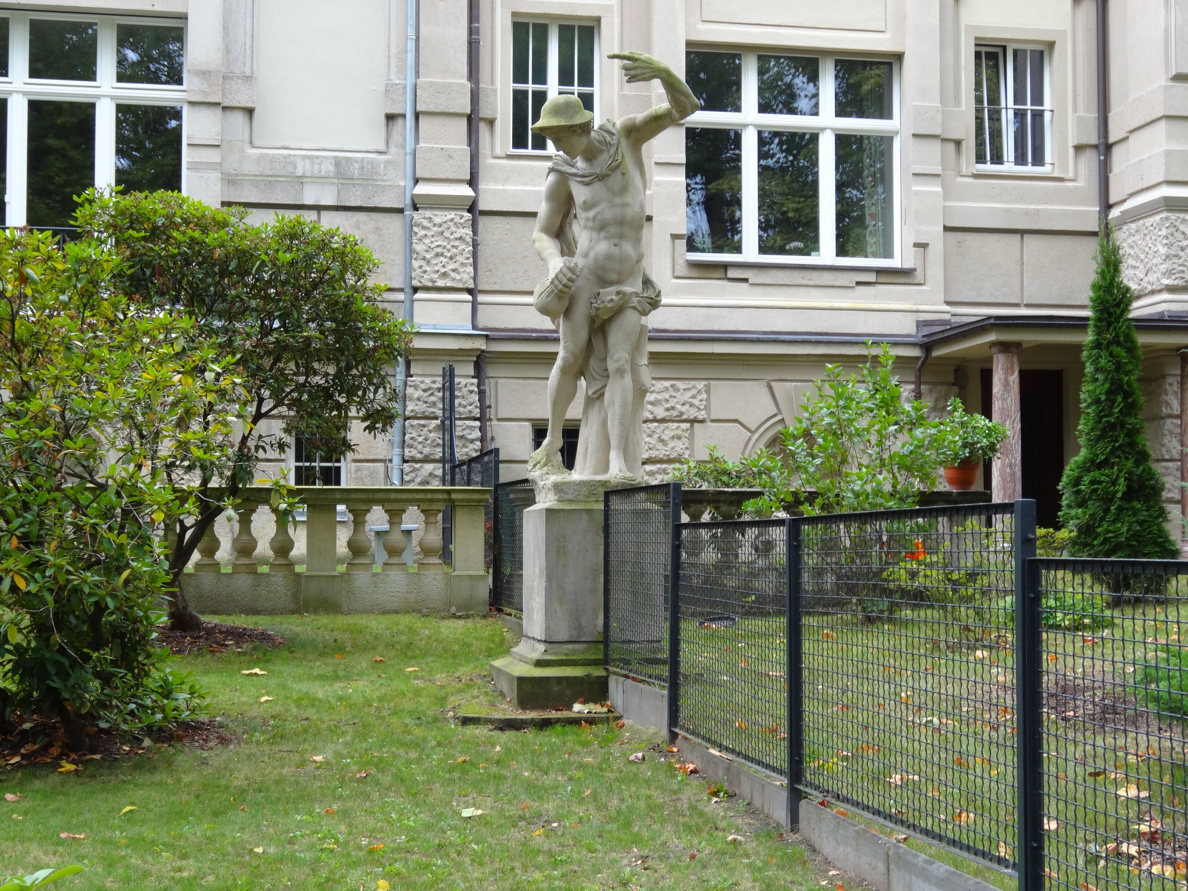 Denkmalgeschütztes Haus, An der Pikardie 2-4, Strehlen, Dresden