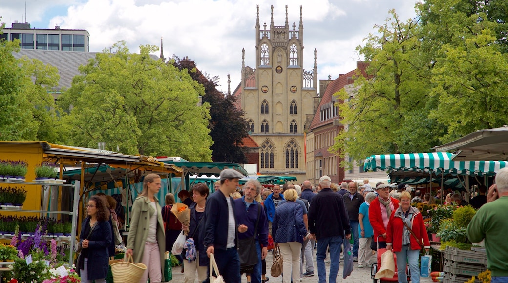 Wochenmarkt Muenster showing heritage architecture, a church or cathedral and street scenes