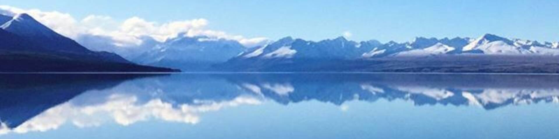 Lake Pukaki is extremely blue because of the glacial melt. On a clear day the reflection of the mountains on the lake is astounding!
www.cheskiesgaplife.com