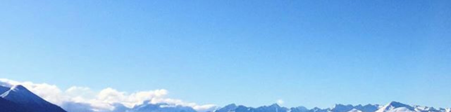 Lake Pukaki is extremely blue because of the glacial melt. On a clear day the reflection of the mountains on the lake is astounding!
www.cheskiesgaplife.com