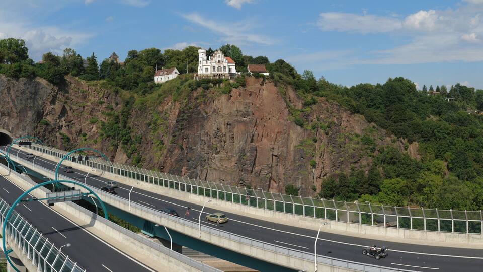 en:Bundesautobahn 17 crossing the Weißeritz valley near Dresden