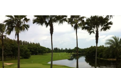 lotus golf club / bongkok outside place