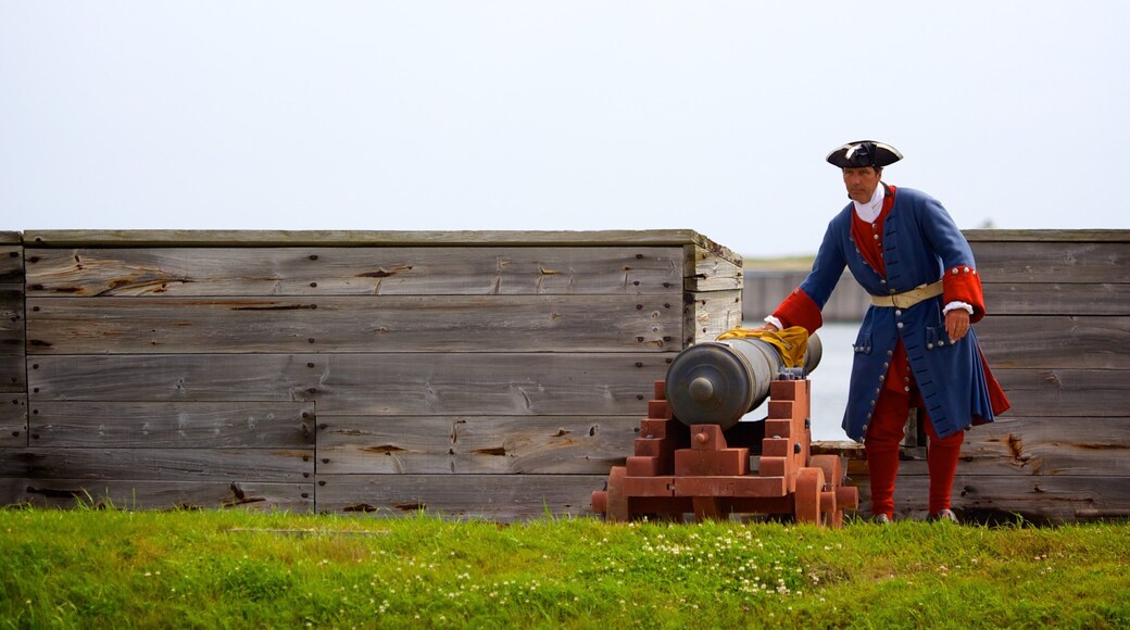 Fortress Louisbourg National Historic Site caratteristiche di esercito e statua o scultura