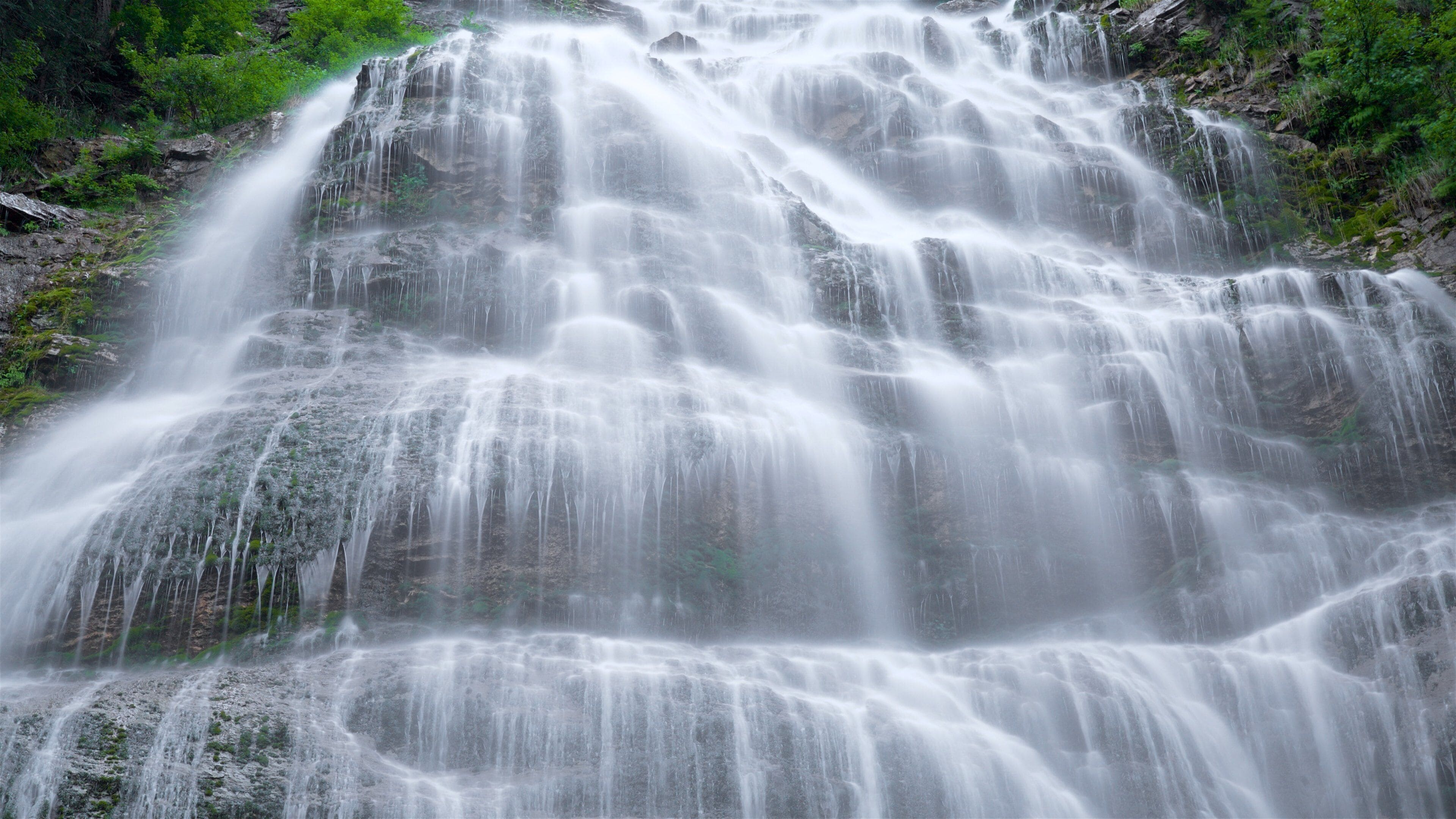 Bridal Veil Falls featuring a cascade