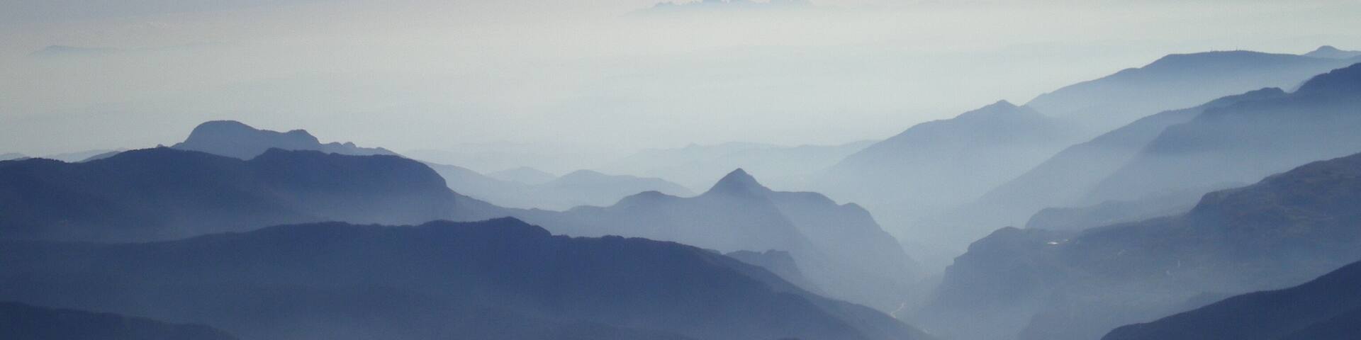 A lo lejos Montserrat - view from Tosa d'Alp towards south