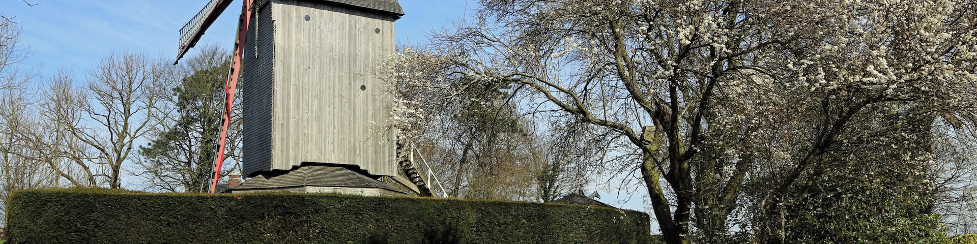 This building is inscrit au titre des Monuments Historiques. It is indexed in the Base Mérimée, a database of architectural heritage maintained by the French Ministry of Culture, under the reference PA00107426 .