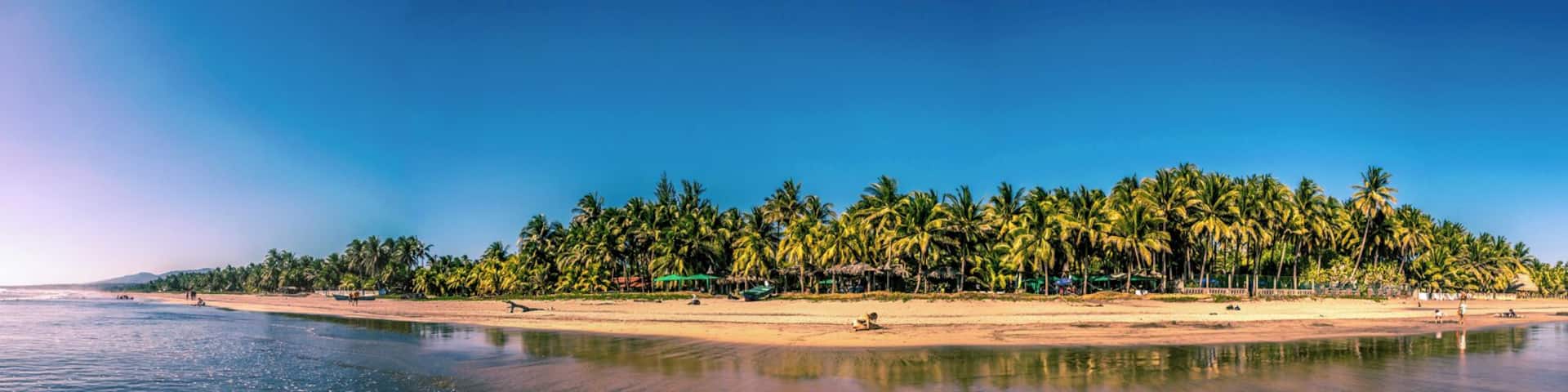 El Cuco is the widest and longest beach I've ever been to! El Salvador is so full of surprises.