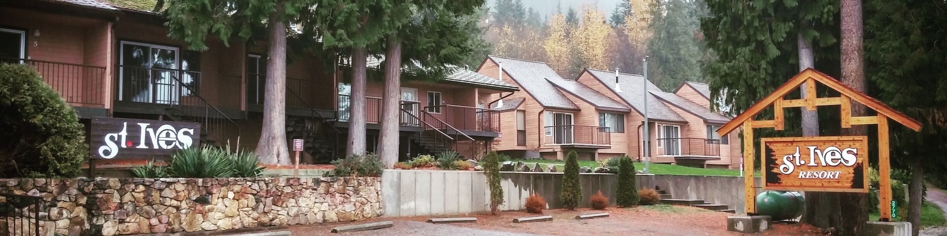 Cute little resort area tucked away in the North Side of Shuswap Lake.