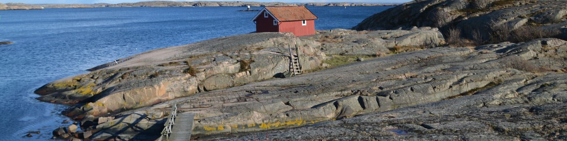 The beautiful west coast of Sweden. Smögen is one of the most famous places for tourists during summer, when people flock here to swim, eat and party at the picturesque Smögen Pier.
I preferred it better this cold, but sunny, day in April. Almost no one else there but a few Norwegians, coming down with their big boats, to celebrate easter.
#sweden #seaview #rocks #roadtrip #weekendgetaway #Blue