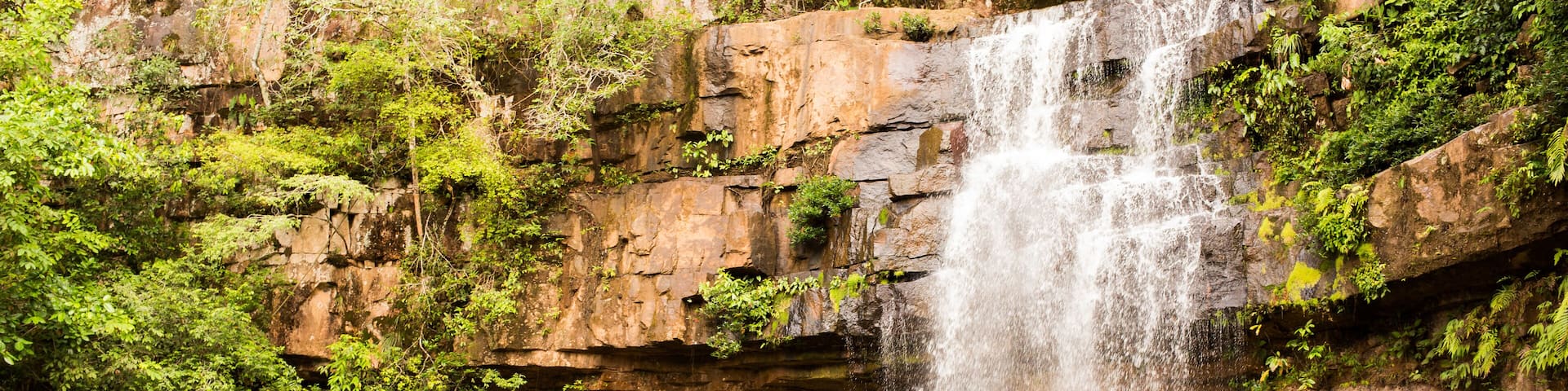 Cachoeiras tropicais