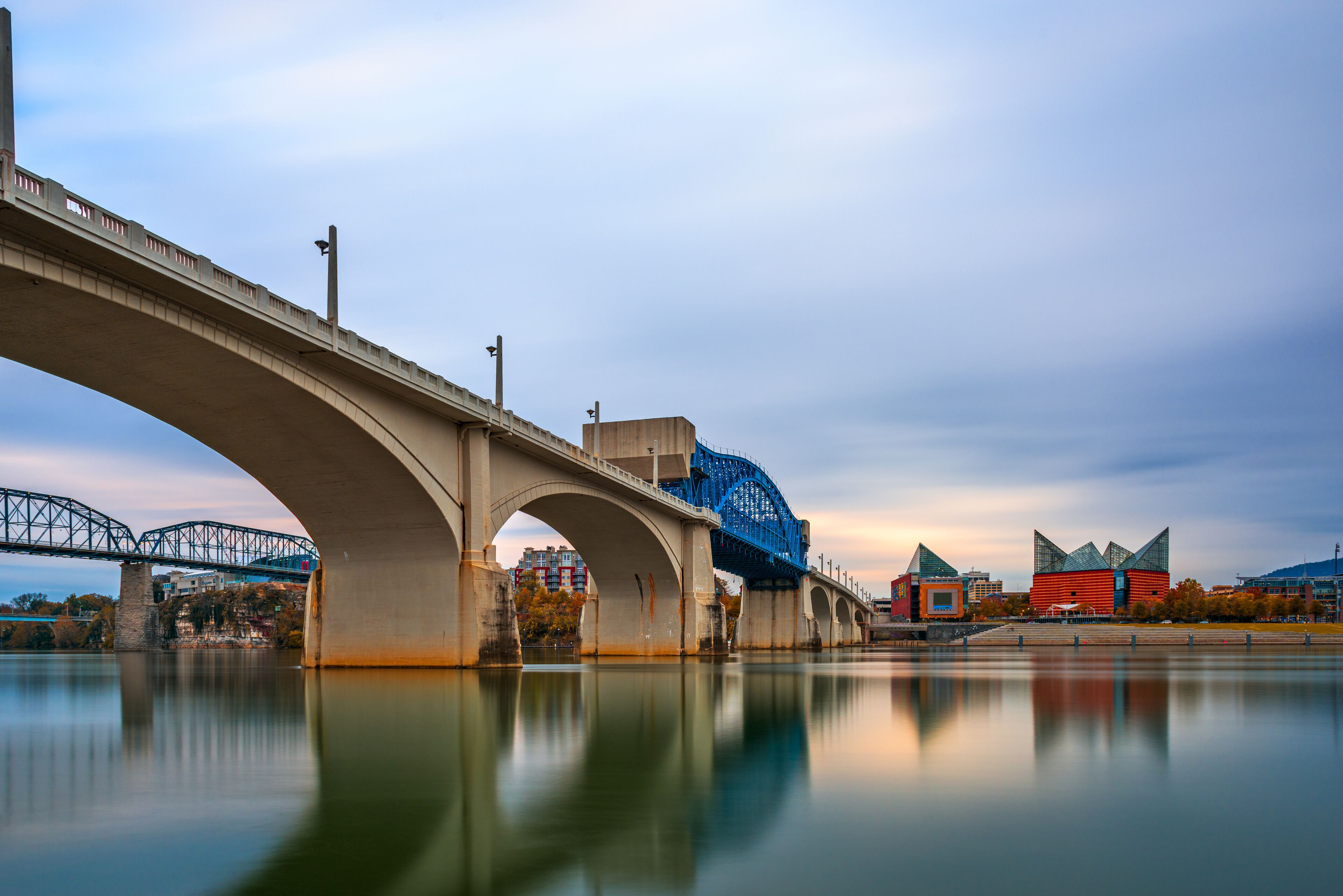 Chattanooga, Tennessee, USA downtown skyline on the Tennessee River