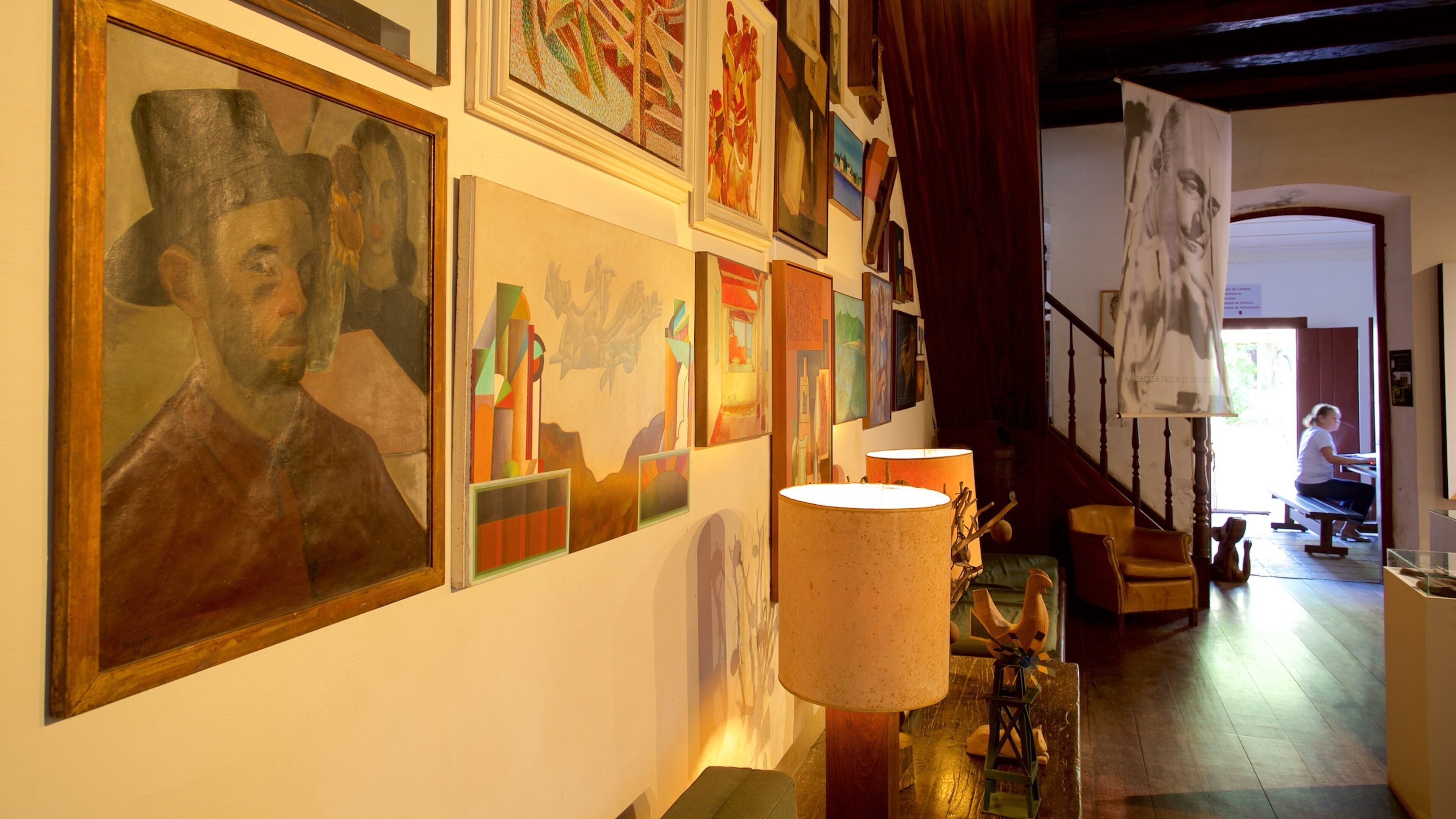 Casa-Atelie Carlos Scliar Museum which includes art and interior views