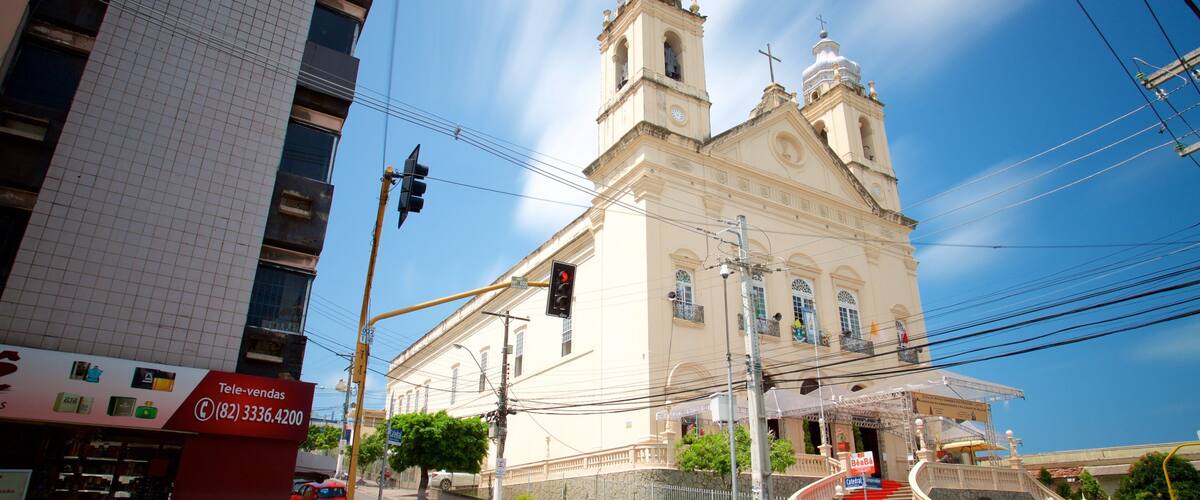 Catedral metropolitana de Maceio mostrando una iglesia o catedral
