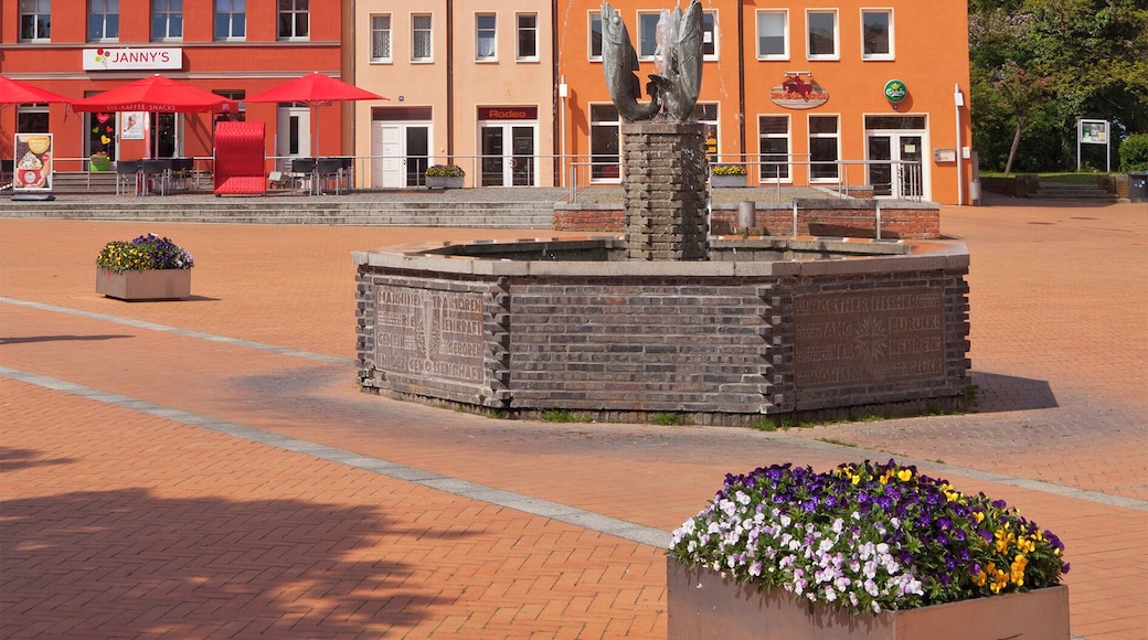 Barth, Germany, market square, view onto the fountain and the Marienkirche (church St. Mary)