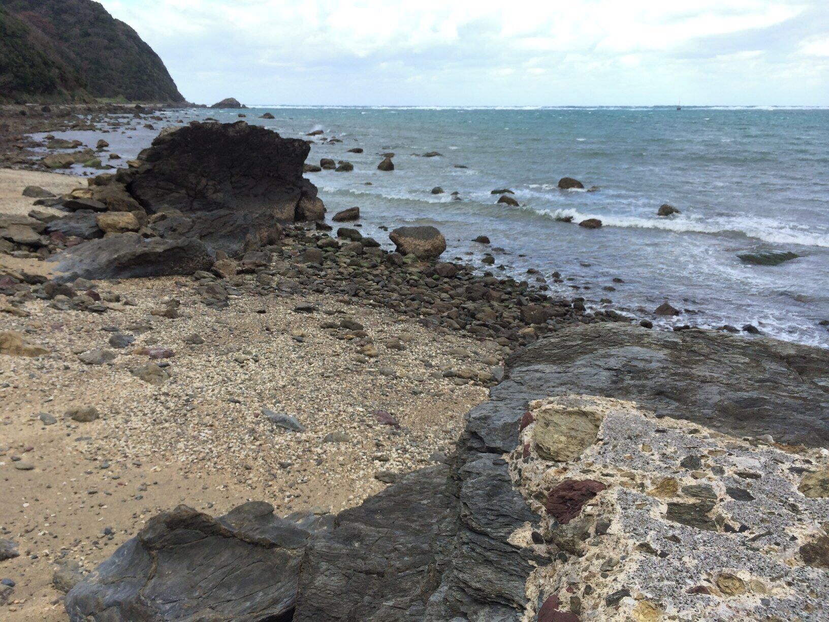 龍郷町秋名、秋名湾。「平瀬マンカイ」の行われる浜辺