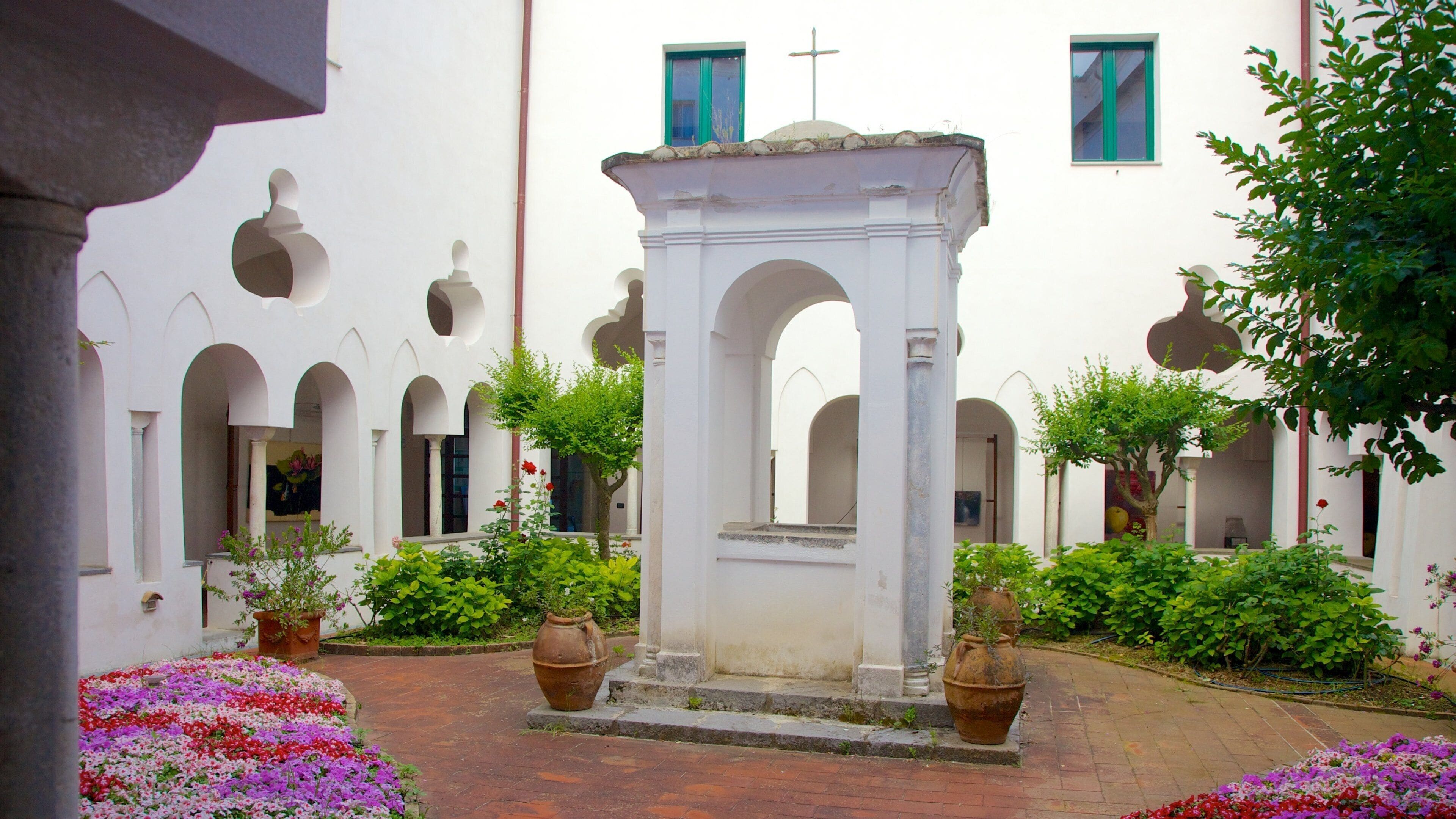 Church of San Francesco showing a church or cathedral, a square or plaza and religious elements