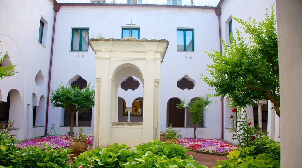 Church of San Francesco showing a square or plaza, religious elements and a church or cathedral