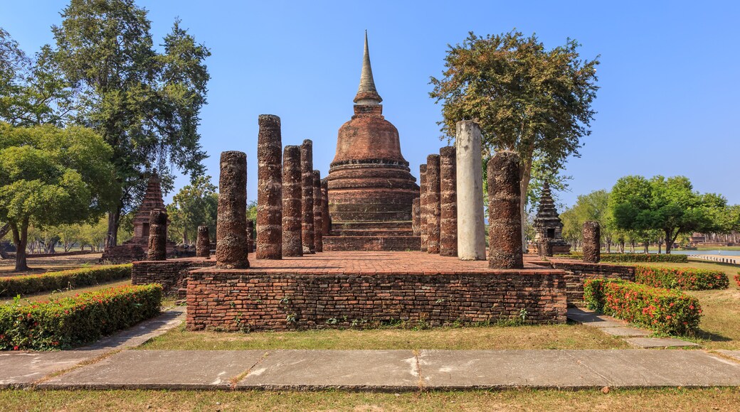 Wat Chana Songkhram Temple, Shukhothai Historical Park, Thailan