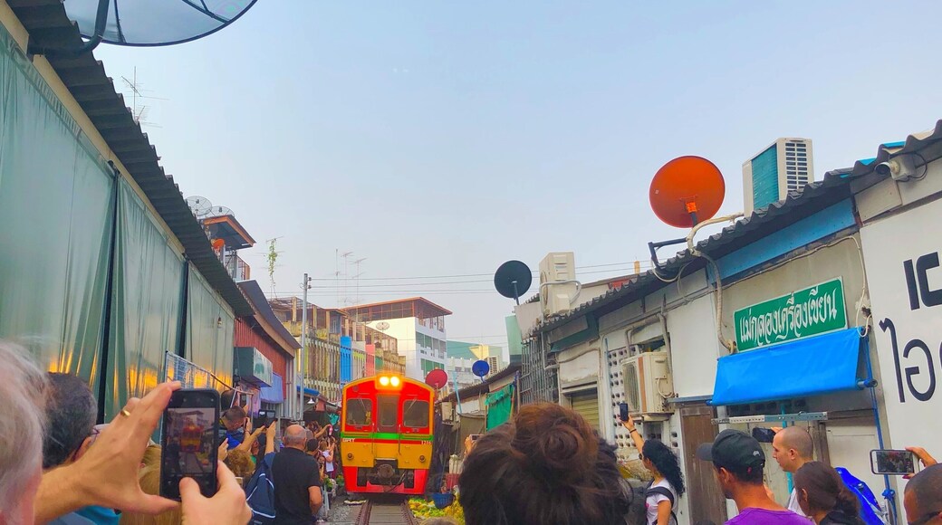 This is Maeklong Market held in front of Maeklong Railway Station. It is held on tracks.
Every time the train passes, people put away their tent and then set up again.
#Thailand