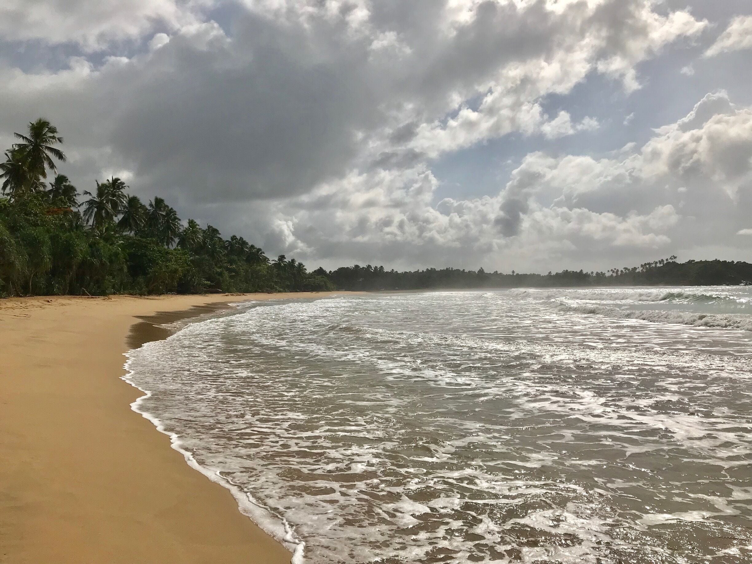 Beautiful beach @Talalla, Sri Lanka #beachtips #sunshine #lifeatexpedia 