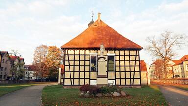 wybudowany pod koniec 16 wieku rzymskokatolicki kosciol pod wezwaniem Jana chrzciciela w mieście pisz województwo warminsko mazurskie w Polsce