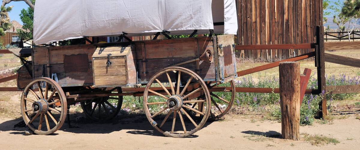 Covered wagon and barn