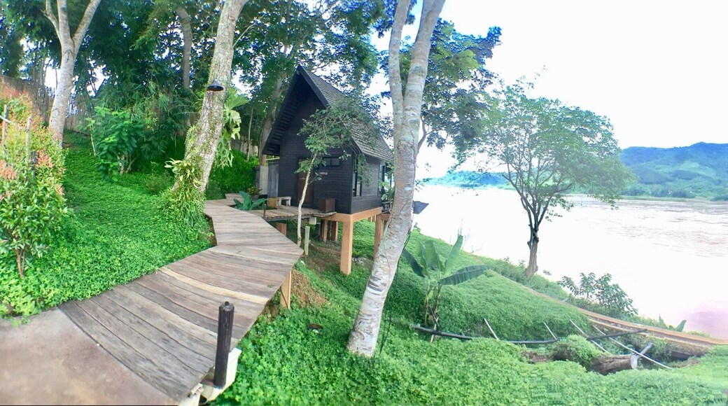 The edge of Northern Thailand by Mae Khong River. Lao is on the other side of the River. All I want is simply life.✌️