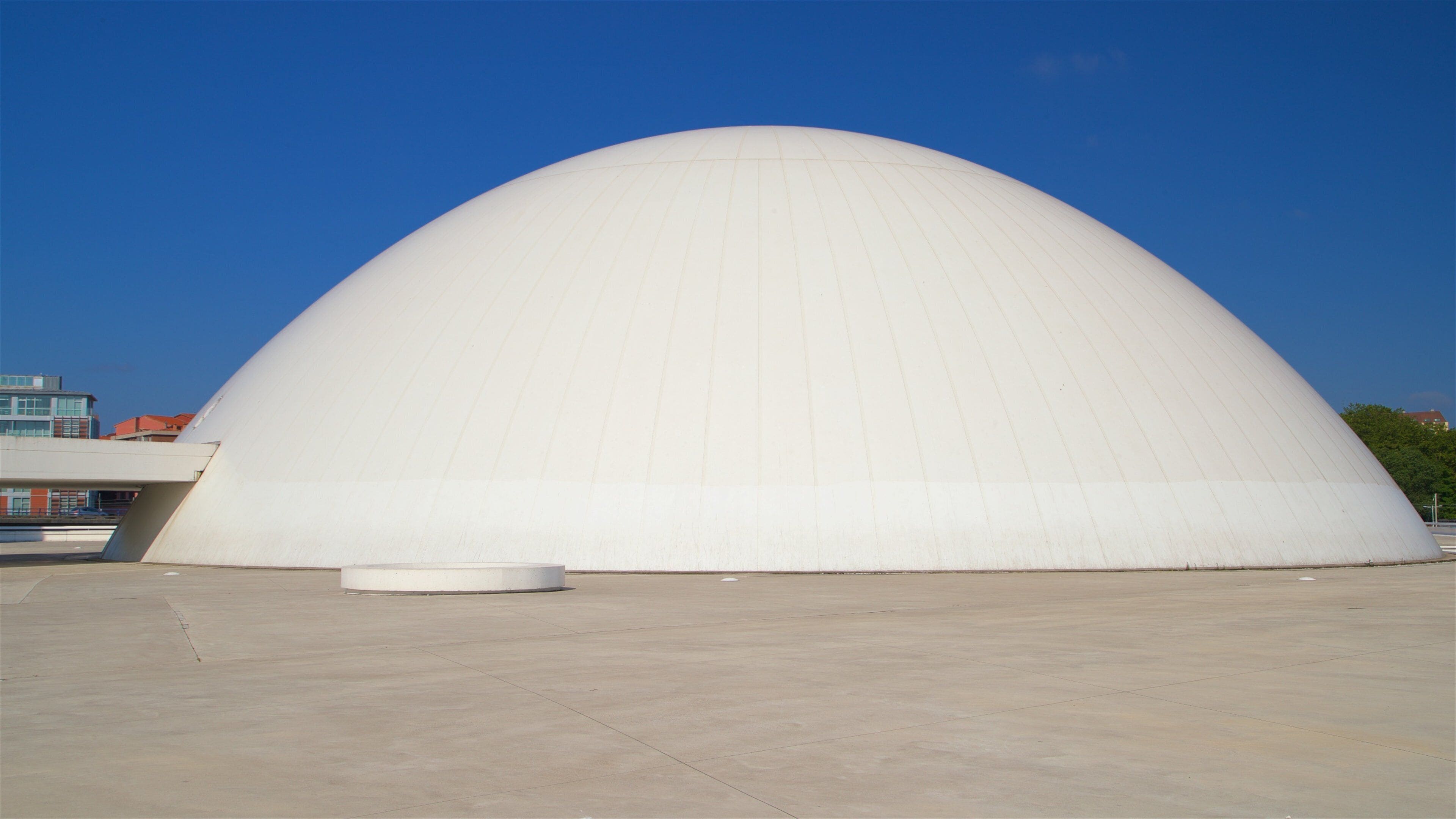 Centro Cultural Oscar Niemeyer que inclui arquitetura moderna