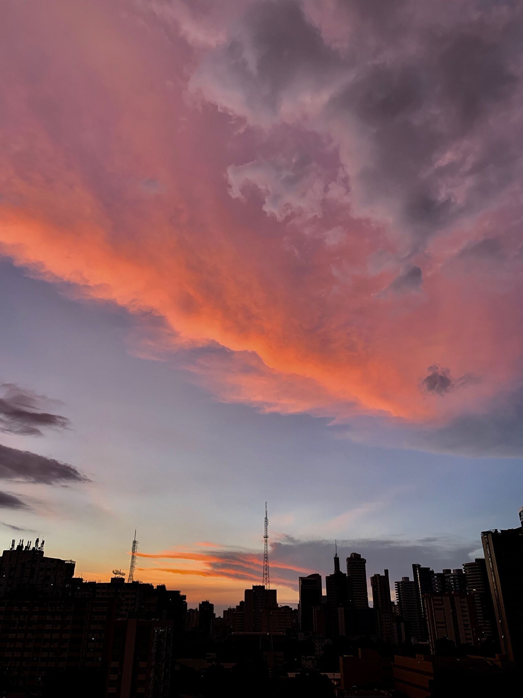 #Belem #Para #Brazil

É difícil alguém ficar indiferente a um pôr do sol  em Belém do Pará.

It's hard to be indifferent to a sunset in Belém do Pará.