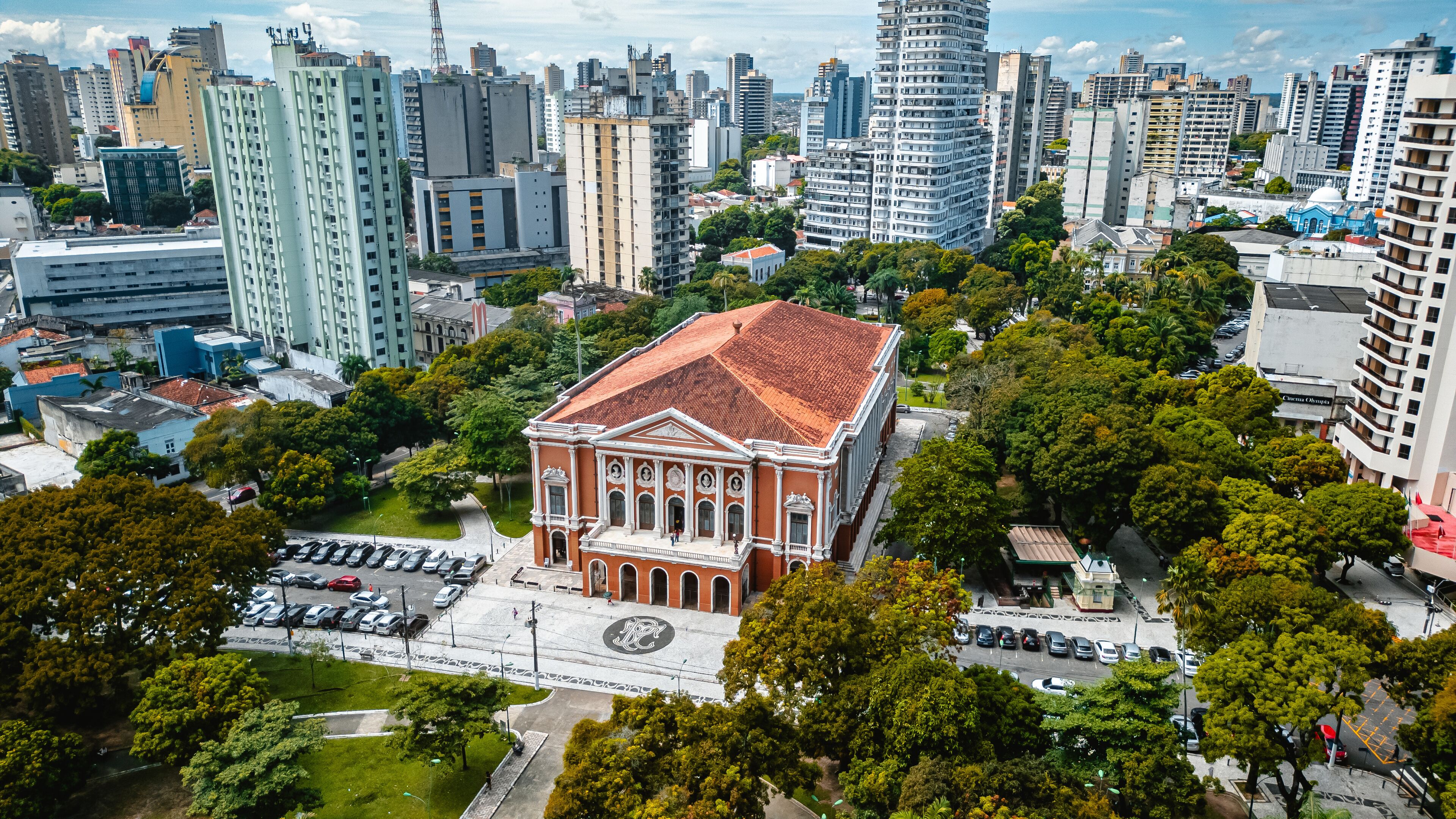 Praça República Theatro Paz Belém Pará Brasil Monumento Histórico Arquitetura Turismo Cultura Teatro Praça Pública Cenário Urbano Passeio Cultural Monumento Nacional Palco Eventos Espetáculos Cultural