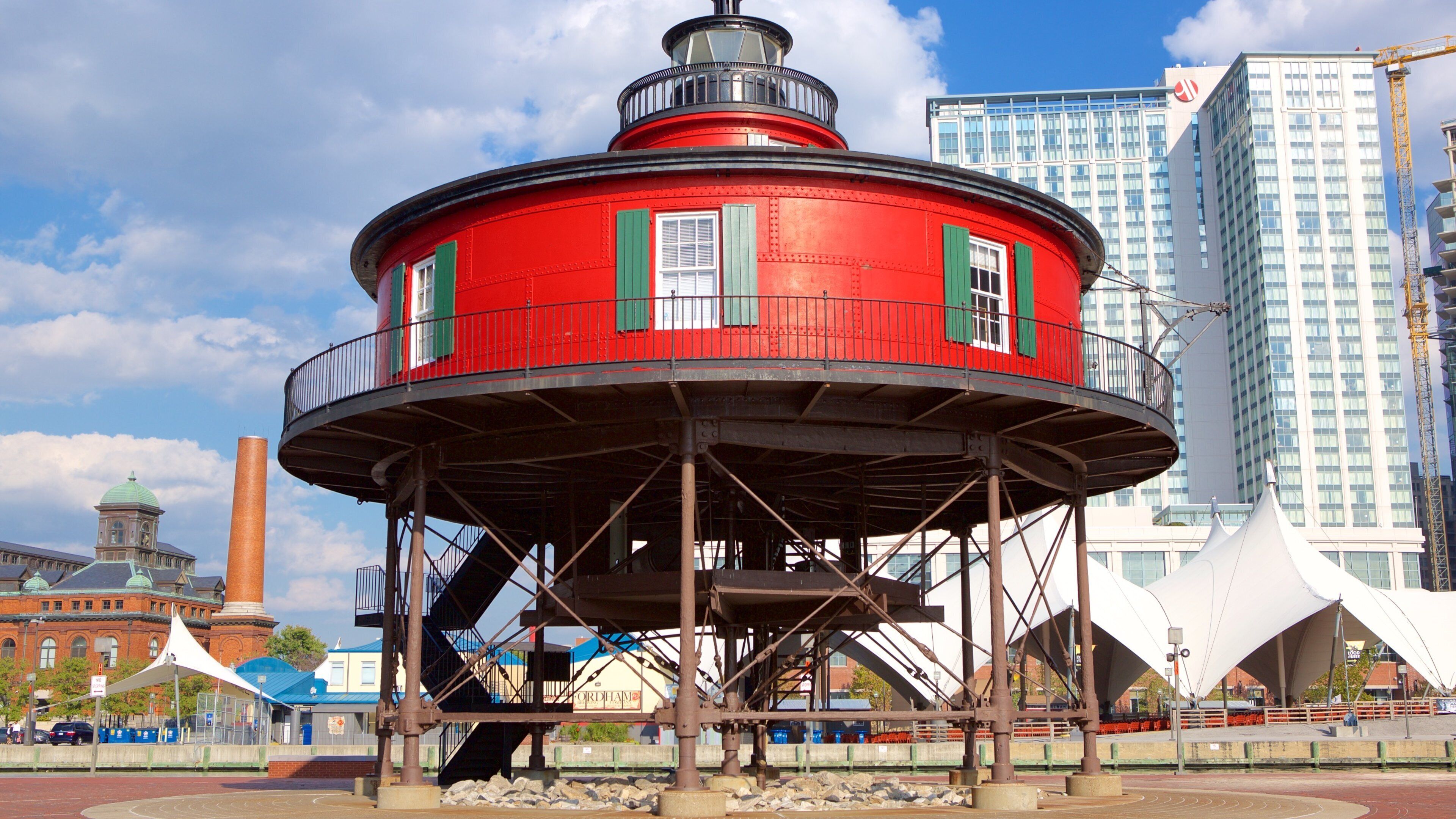 Seven Foot Knoll Light som inkluderer by og fyrtårn