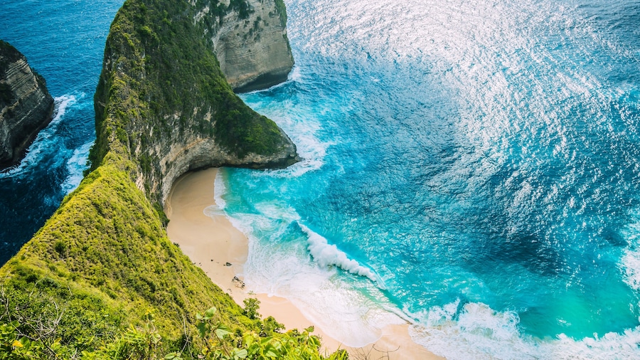 Manta Bay or Kelingking Beach on Nusa Penida Island, Bali, Indonesia, Shutterstock ID 618817826, Purchase Order: -