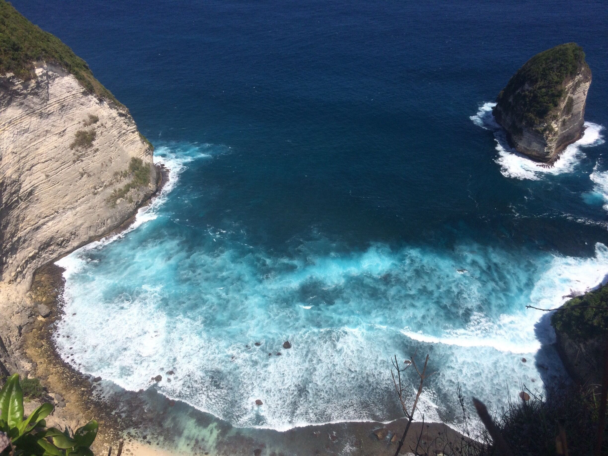 Recently Nusa Penida waters was filmed by a diver showing that there was a major rubbish dumping. This picture was taken over a year ago and hopefully the view stays this way. #Expediacares
#cleanwaterandsanitization