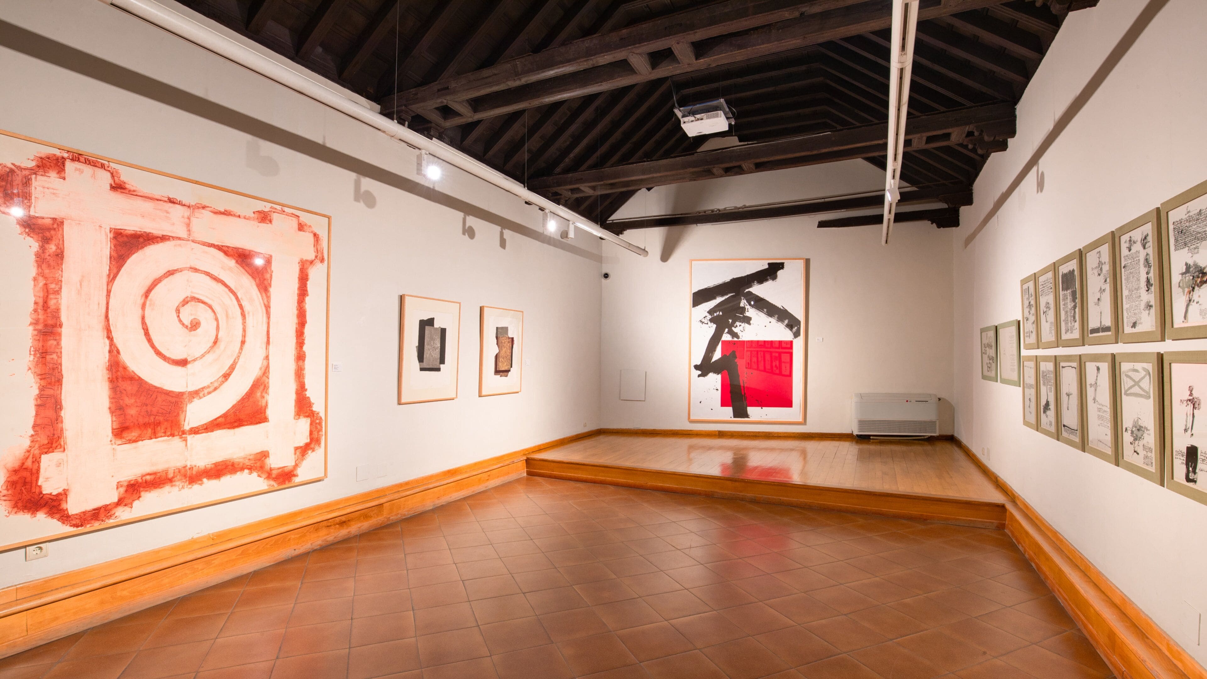 Museo del Grabado featuring interior views and art