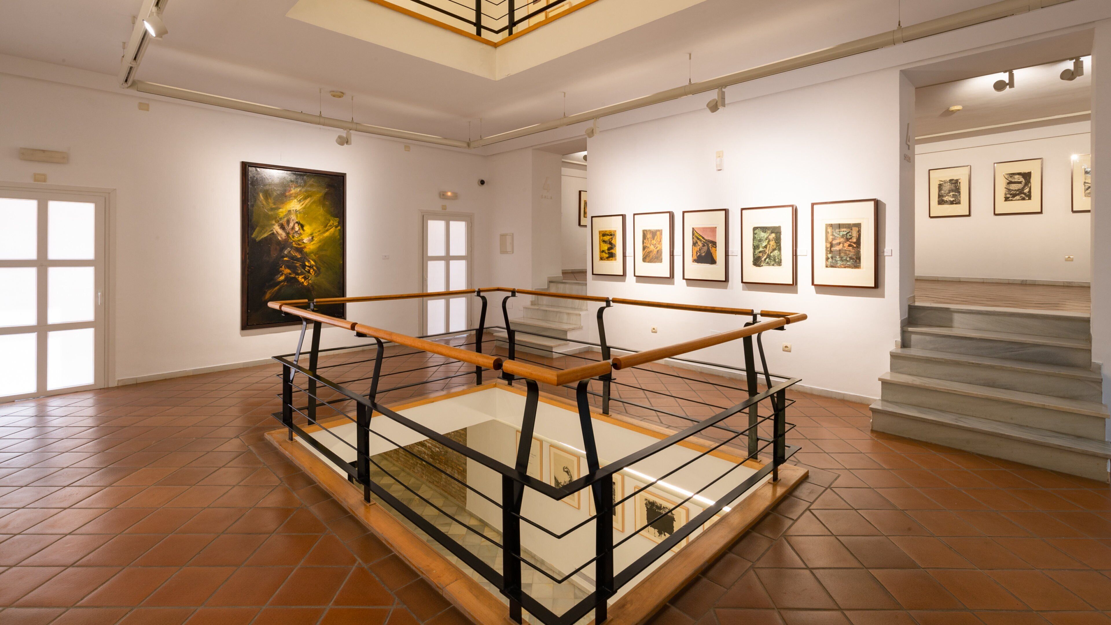 Museo del Grabado which includes art and interior views