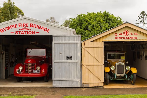 Gympie Gold Mining and Historical Museum which includes signage and heritage elements