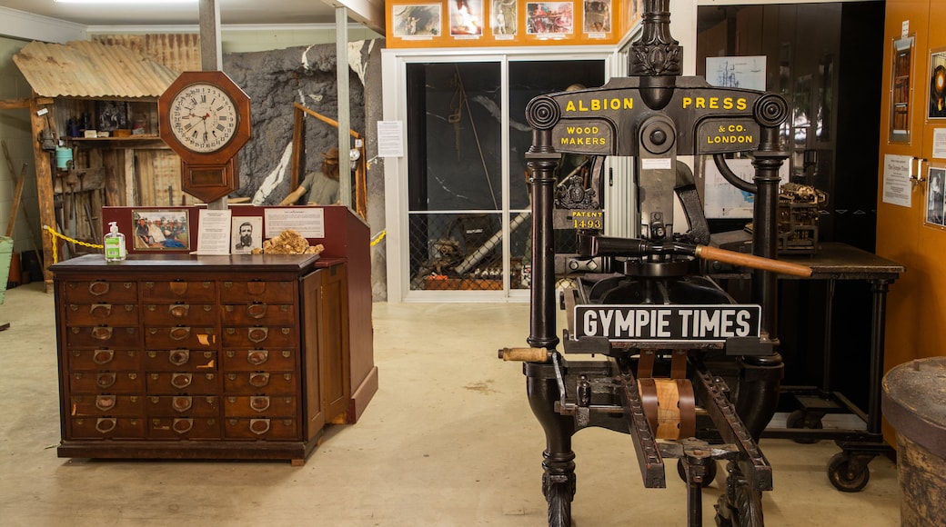 Gympie Gold Mining and Historical Museum which includes heritage elements and signage