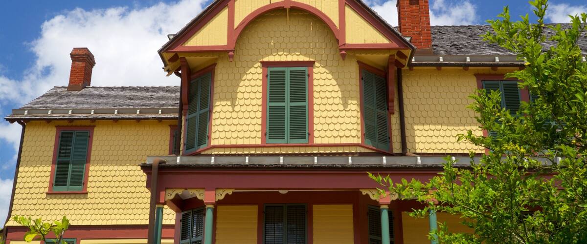 Pritchard House showing a house