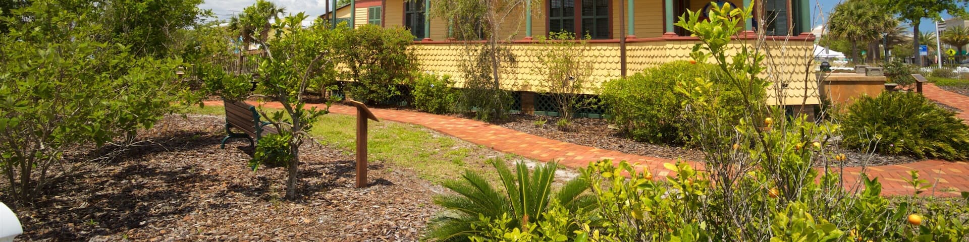 Pritchard House featuring a house