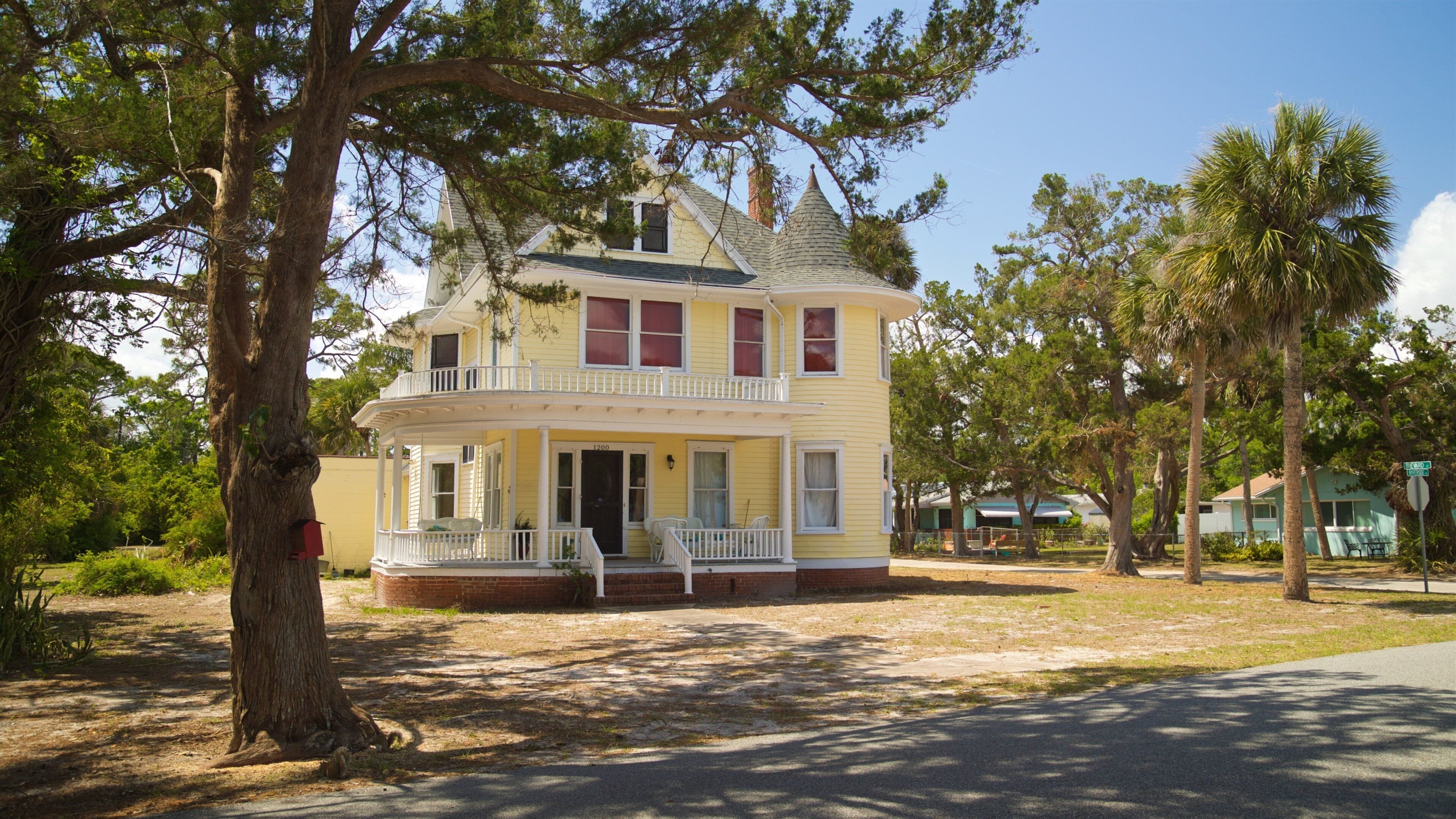Spell House featuring a house