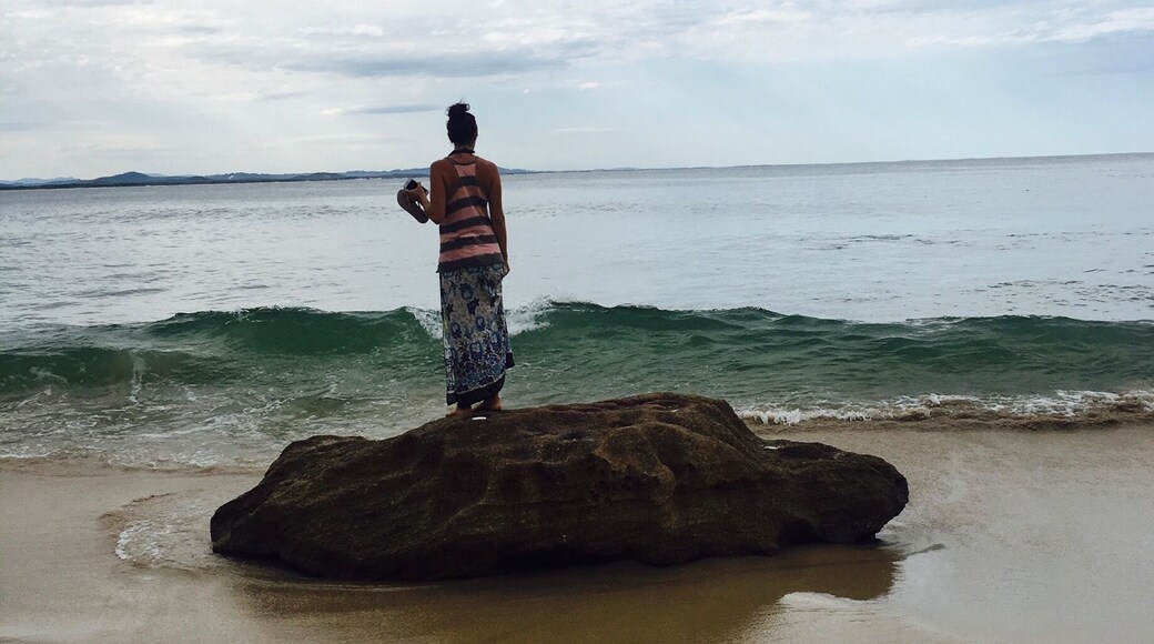 Took the walk from the lookout, kept to the right when we got to forks in the walk and then climbed down the rocks to find this secret little cove. #beach #rock #wave #cove