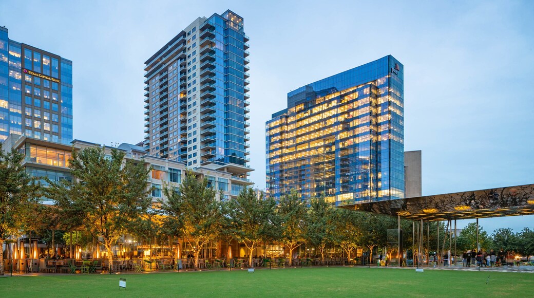 Klyde Warren Park which includes a city and a park