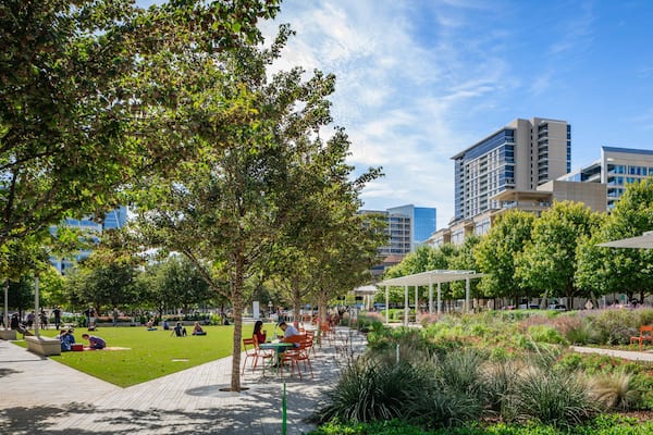 Klyde Warren Park featuring a park