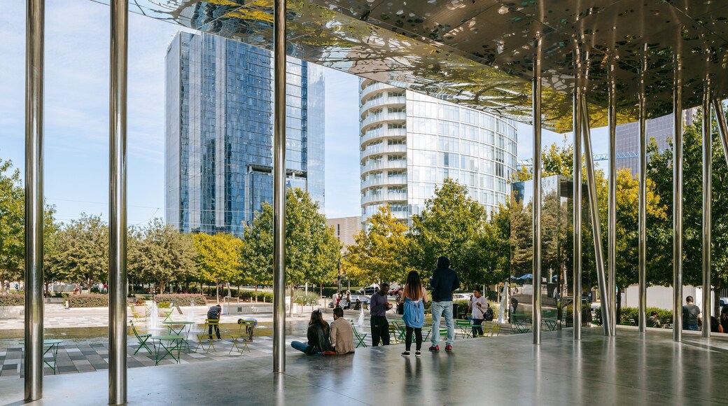 Klyde Warren Park featuring street scenes and a city