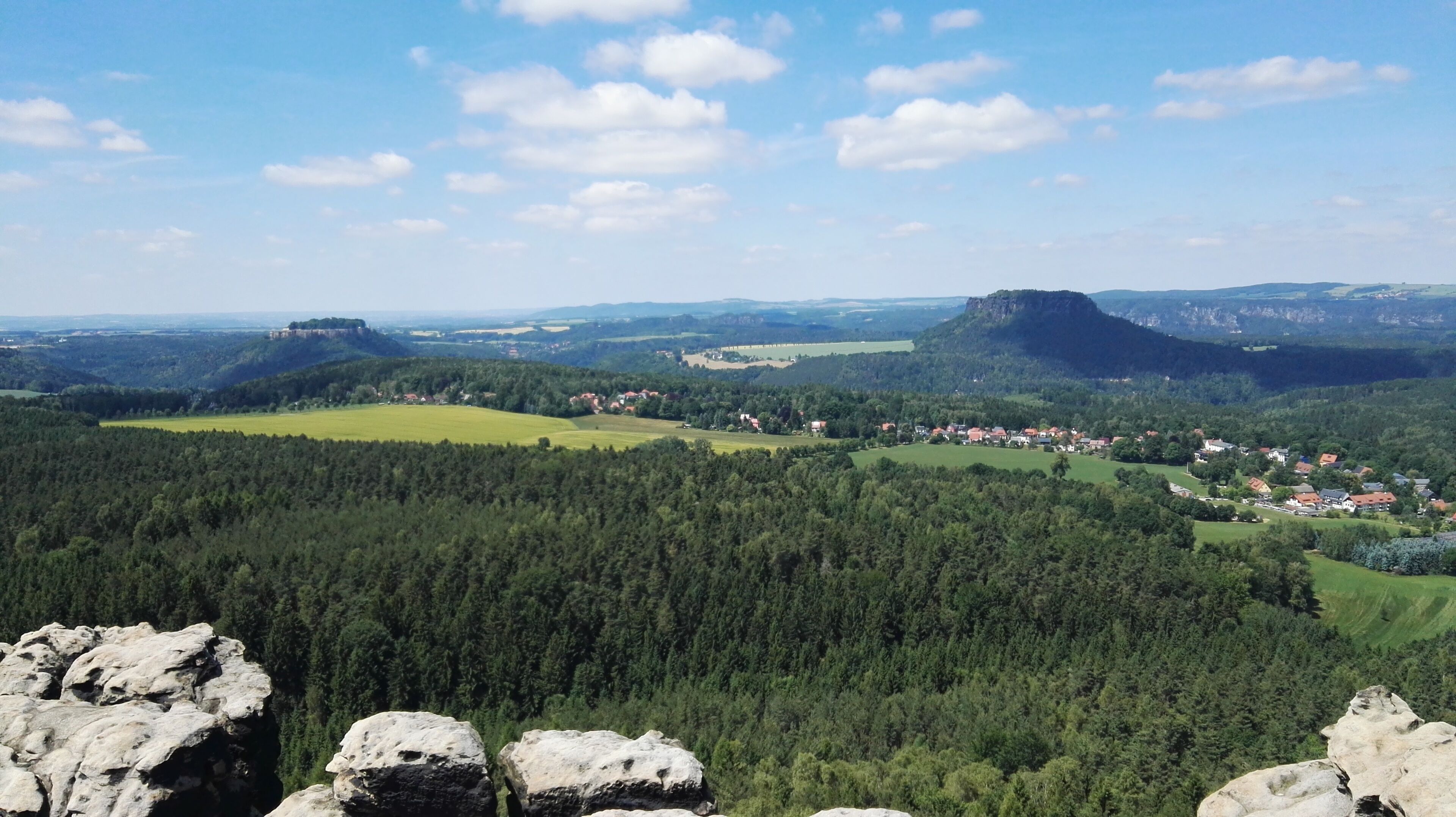 Blick vom Gohrisch zum Lilienstein und zum Königstein