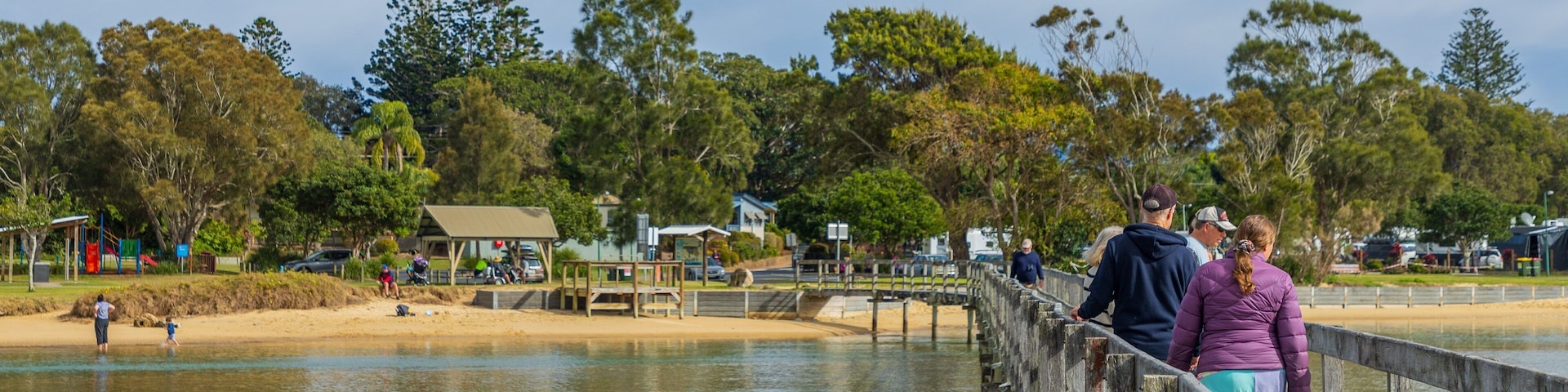 Urunga which includes general coastal views as well as a couple