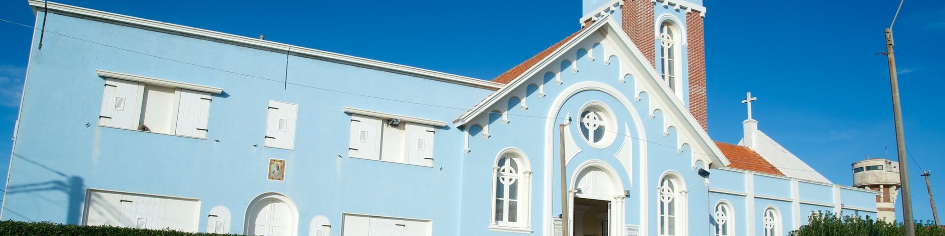 Igreja da Candelária caracterizando arquitetura de patrimônio e um pequeno castelo ou palácio
