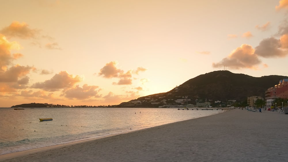 Great Bay beach - Philipsburg Sint Maarten ( Saint Martin ) - Caribbean tropical island