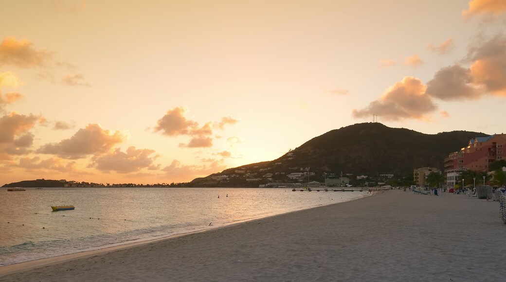 Great Bay beach - Philipsburg Sint Maarten ( Saint Martin ) - Caribbean tropical island