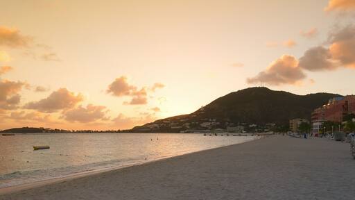 Great Bay beach - Philipsburg Sint Maarten ( Saint Martin ) - Caribbean tropical island